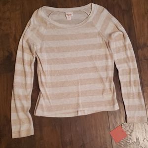Long sleeve gold Metallic stripped top NWT